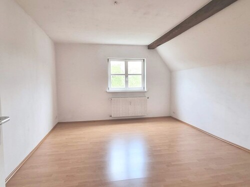 Zimmer 2 - Schöne 3-Zi-Whg - FÜR MAXIMAL 2 PERSONEN -Einbauküche – Tageslichtbad – Wiesengrund in Laufweite