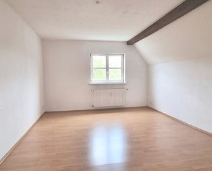 Schöne 3-Zi-Whg - FÜR MAXIMAL 2 PERSONEN -Einbauküche – Tageslichtbad – Wiesengrund in Laufweite - Wendelstein