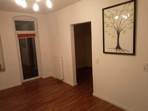 Küche mit Sicht zum Balkon.jpg - 