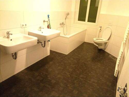 Bad Teil 1.jpg - Großzügig, modern und mit Balkon in der Nordtvorstadt