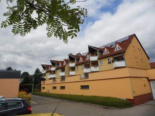 Hinteransicht Zufahrtsbereich.JPG - Etagenwohnung in Zwickau