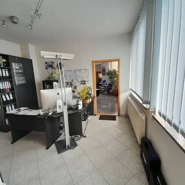 Büroeinheit.jpg - Mehrfamilienhaus, Wohnhaus mit 300,00 m&sup2; in Wilkau-Haßlau zum Kaufen