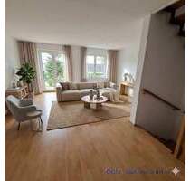 Geräumige Doppelhaushäfte mit toller Aussicht - Neumark