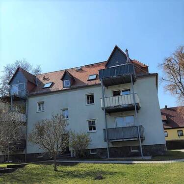 Ausschnitt Hinteransicht mit Balkone.jpg - 3 Zimmer Etagenwohnung zum Kaufen in Zwickau