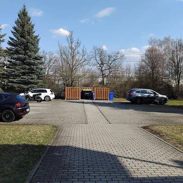 Stellplätze.jpg - Etagenwohnung mit 65,00 m&sup2; in Zwickau zum Kaufen