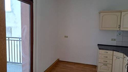 9 Küche, Balkon.jpg - Mehrfamilienhaus, Wohnhaus mit 383,00 m&sup2; in Zwickau zum Kaufen
