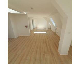 Helle 3-Zi DG Wohnung mit EBK in Stadtlage - Zwickau Pölbitz