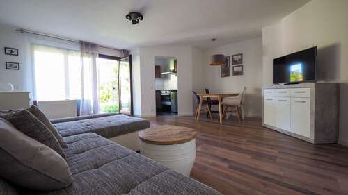 Wohn-Essbereich - 2.5 Zimmer Erdgeschoßwohnung zum Kaufen in Freiberg am Neckar
