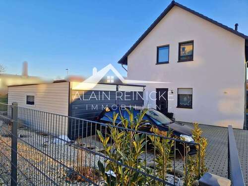 Doppelgarage - Einfamilienhaus mit 135,00 m&sup2; in Limbach-Oberfrohna zum Kaufen