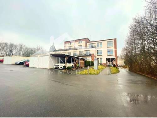 Rückseite Gebäude, TG, Garagen - 1 Zimmer Erdgeschoßwohnung zum Kaufen in Chemnitz