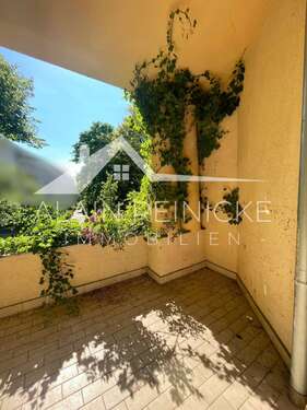 Balkon - Erdgeschoßwohnung mit 183,45 m² in Chemnitz zur Miete