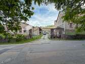 Einfahrt - 25 Zimmer Fabrik, Industrieanlage in Taura
