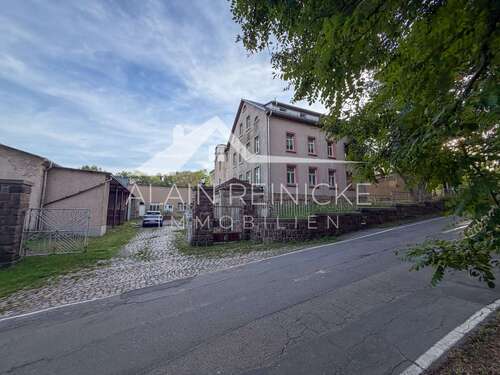 Einfahrt und Fabrik - 25 Zimmer Fabrik, Industrieanlage zum Kaufen in Taura