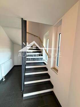 Treppenhaus - 3 Zimmer Maisonettenwohnung in Chemnitz