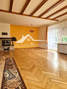 Stube mit Fischgrätparkett - 