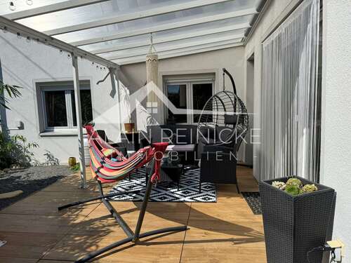 überdachte Terrasse - Einfamilienhaus mit 260,00 m&sup2; in Schönwölkau zum Kaufen