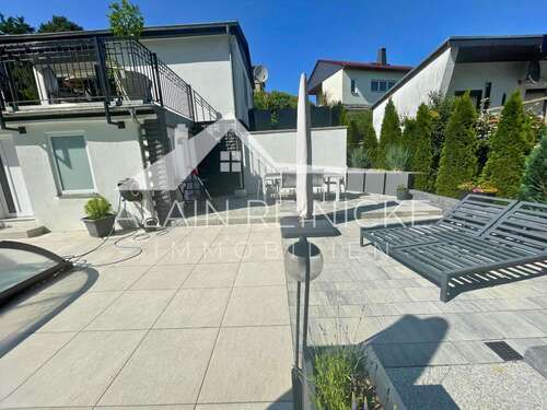 Relax-Bereich auf Poolebene - 