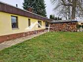 Bungalow - Bungalow mit 4 großen Garagen - 250.000,00&nbsp;EUR Kaufpreis, ca.&nbsp; 70,00&nbsp;m&sup2;&nbsp;Wohnfl&auml;che