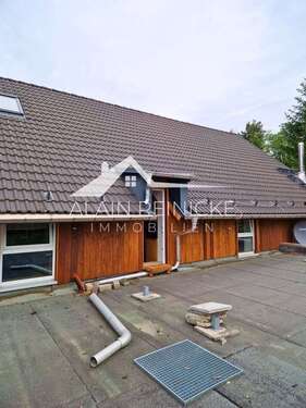 Dachterrasse (wird erneuert) - Etagenwohnung mit 129,00 m&sup2; in Gornsdorf zur Miete