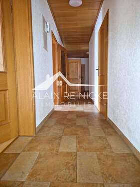 Flur - 4 Zimmer Etagenwohnung in Gornsdorf