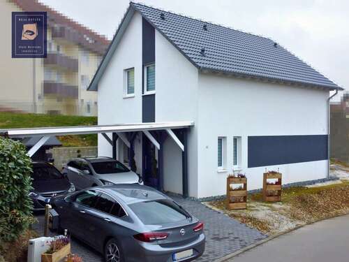 Hausansicht - Großzügiges Einfamilienhaus zum Wohlfühlen