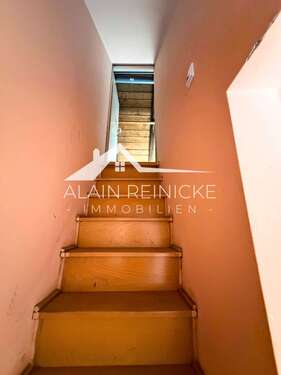 Treppe zum Dachboden - 