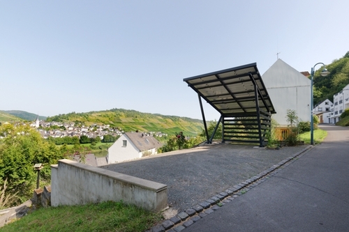 Stellplatz mit Solar-Carport - 