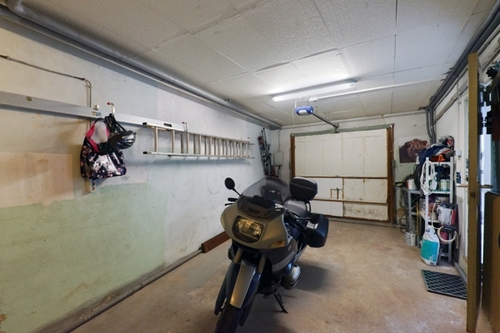 Garage - 