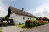 Ansicht Rückseite - 10 Zimmer Einfamilienhaus zum Kaufen in Peterswald-Löffelscheid
