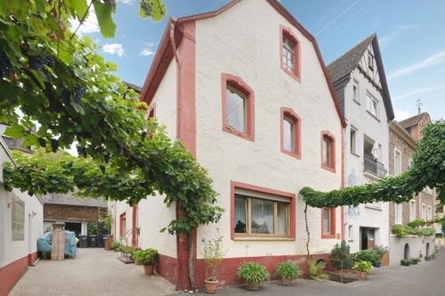 Innenhof - Geschichte sucht Zukunft in Neef - 2 Häuser stehen bereit fürs nächste Kapitel