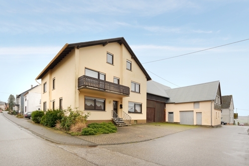Ansicht - 7 Zimmer Einfamilienhaus zum Kaufen in Peterswald-Löffelscheid