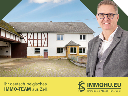 Peter Vorlage - Hunsrücker Bauernhaus mit Hof und Nebengebäuden in ruhiger Lage von Mittelstrimmig