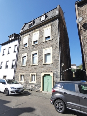 Straßenansicht - Charmantes Wohnhaus mit Leibrente in ruhiger und sonniger Lage in Traben-Trarbach, Stadtteil Traben