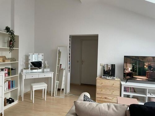 Wohn- und Schlafzimmer - 