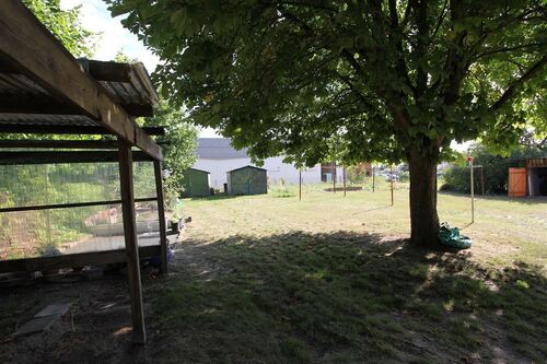 Garten mit Stellplätzen - 