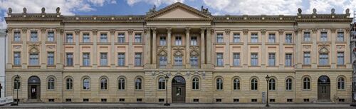 Brockessches Palais Fassade - Die BELETAGE im Brockesschen Palais. Arbeiten und Leben wie ein Kaiser