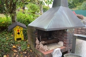 gemauerter Grill und Kamin - 