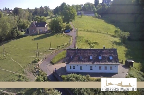 Foto - Großzügiges 2 Familien-Doppel-Landhaus mit Nebengebäuden und Pool in sonniger Hanglage!