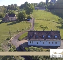 Großzügiges 2 Familien-Doppel-Landhaus mit Nebengebäuden und Pool in sonniger Hanglage! - Velbert