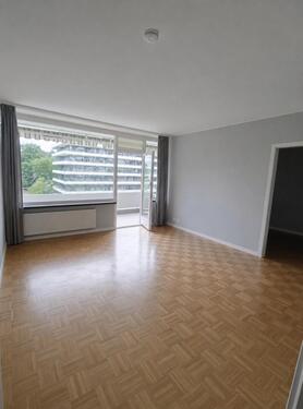 Wohnzimmer, Balkonzugang - 