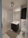 Badezimmer mit ebenerdiger Dusche - 