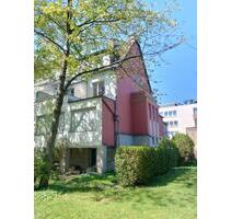 Komplettes Büro-Praxisgebäude mit Betriebswohnung in Top-Lage von Köln-Klettenberg zu vermieten Komplettes Büro-Praxisgebäude mit Betriebswohnung in Top-Lage von Köln-Klettenberg zu vermieten