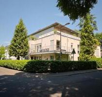 Köln-Junkersdorf, schiclke 3-Zimmer Wohnung mit Kamin, großer Terrasse und TG-Stellplatz