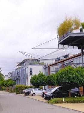 a_Gebäude Eingangseite - Hürth-Efferen, außergewöhnliche Wohn-Loft mit Balkon