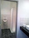 Moderne WC­Anlage (H/D) mit Dusche - 