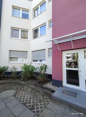 gepflegtes Wohnhaus (2) - Bezugsfreie 6-Zimmer Wohnung mit Balkon und Gartenmitbenutzung, ruhige und grüne Wohnlage, kleine Eigentümergemeinschaft