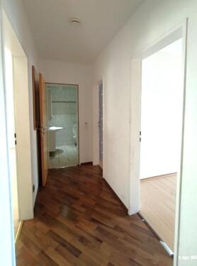 Flur zu den Zimmern (2) - 