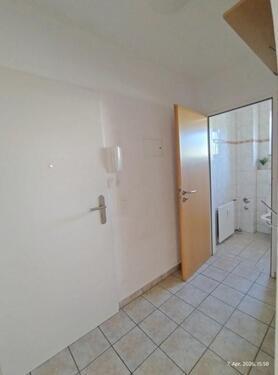 Eingangsflur, Tür zum Gäste-WC - Etagenwohnung mit 114,00 m&sup2; in Köln zum Kaufen