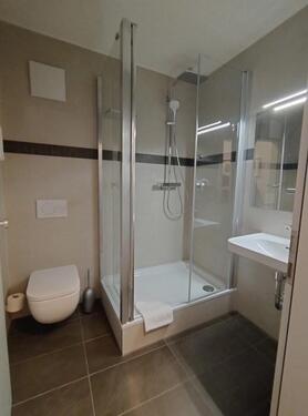 e_Zimmer 4, separates Bad - 