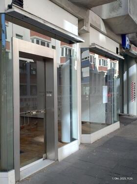 Schaufenster 2, rechts mit Eingang - Laden, Geschäft, Verkaufsfläche in Köln zur Miete